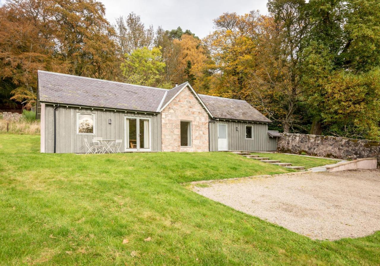 Villa The Kennels Ballogie Esterno foto