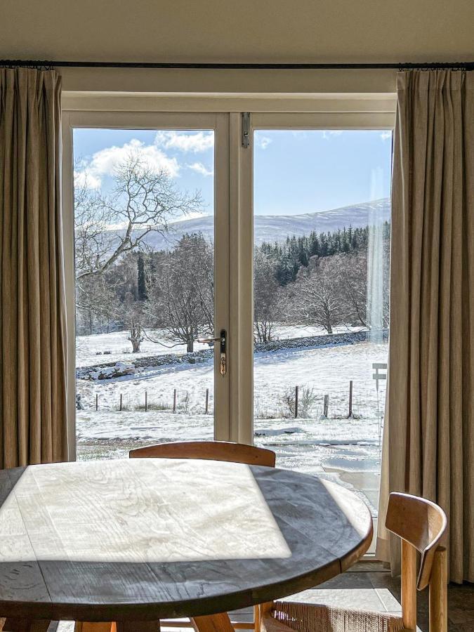 Villa The Kennels Ballogie Esterno foto